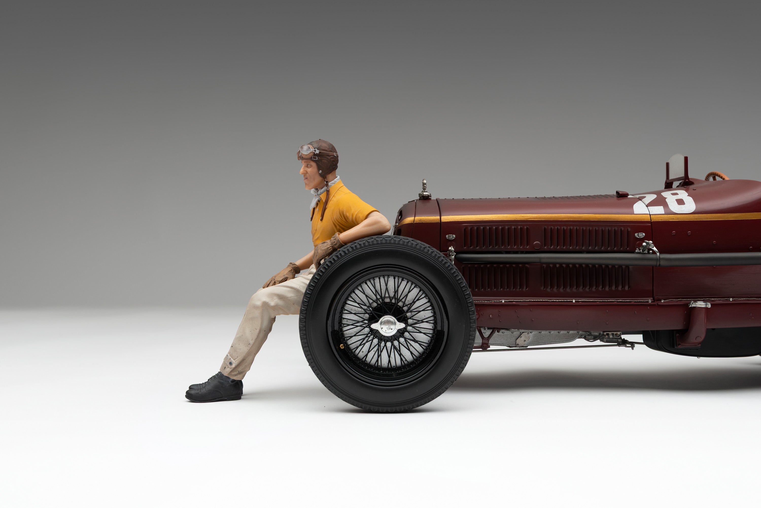 Alfa Romeo 8C 2300 "Monza" - 1932 Monaco Grand Prix Winner - Tazio Nuvolari Figure Edition
