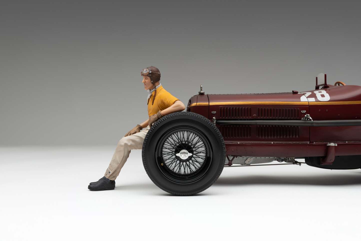 Alfa Romeo 8C 2300 "Monza" - 1932 Monaco Grand Prix Winner - Tazio Nuvolari Figure Edition