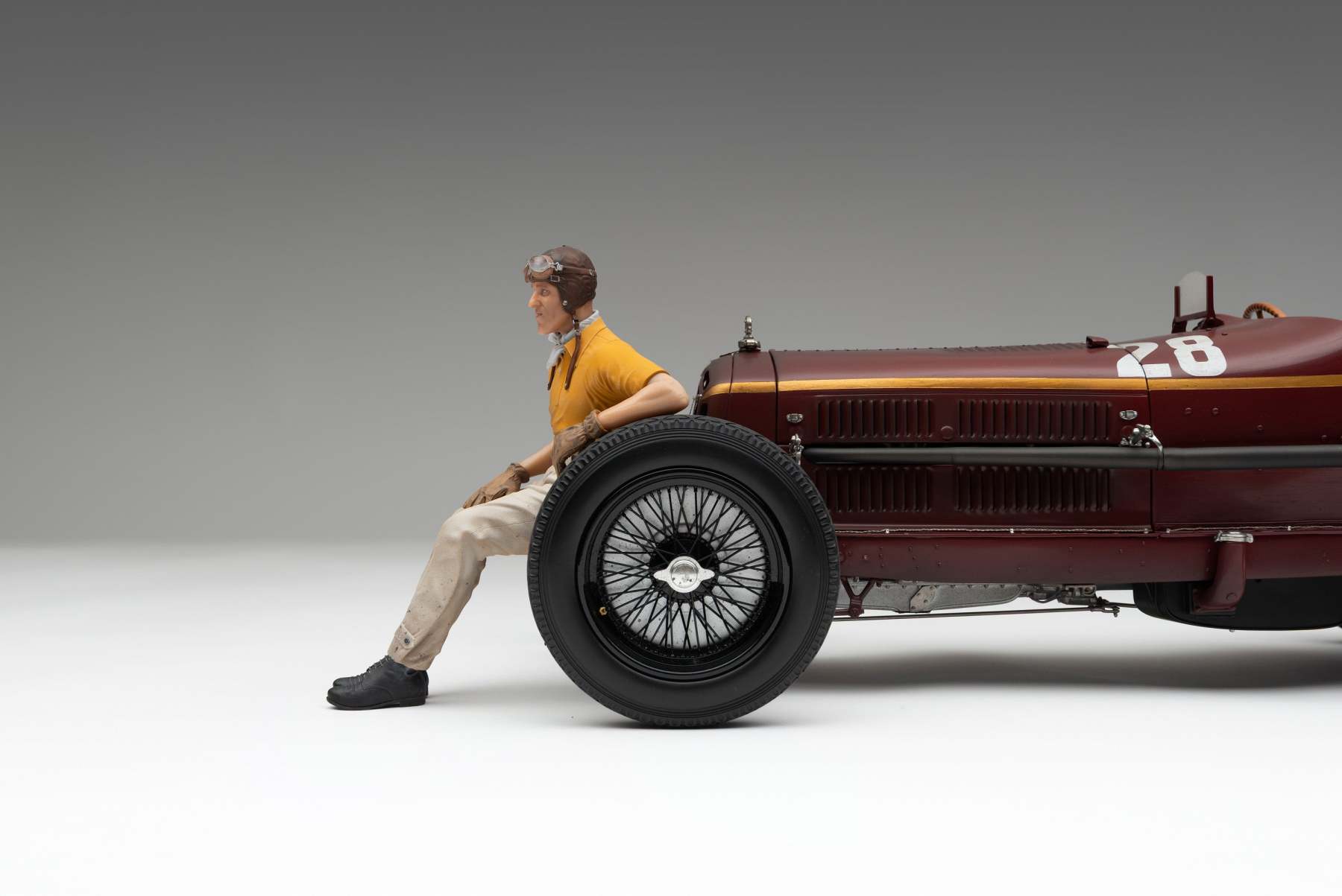 Alfa Romeo 8C 2300 "Monza" - 1932 Monaco Grand Prix Winner - Tazio Nuvolari Figure Edition