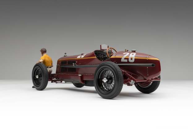 Alfa Romeo 8C 2300 "Monza" - 1932 Monaco Grand Prix Winner - Tazio Nuvolari Figure Edition