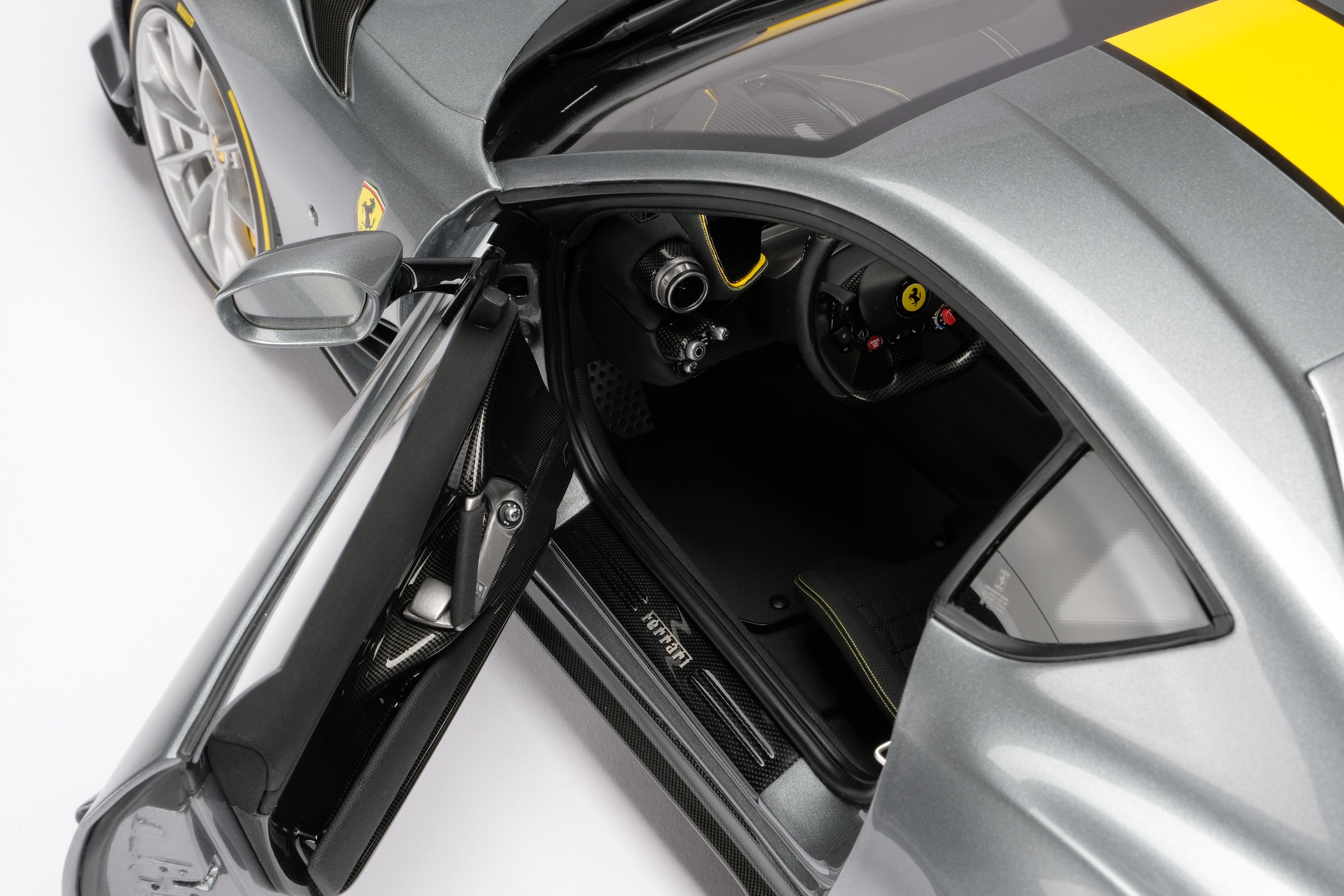 Ferrari 812 Competizione (2021)