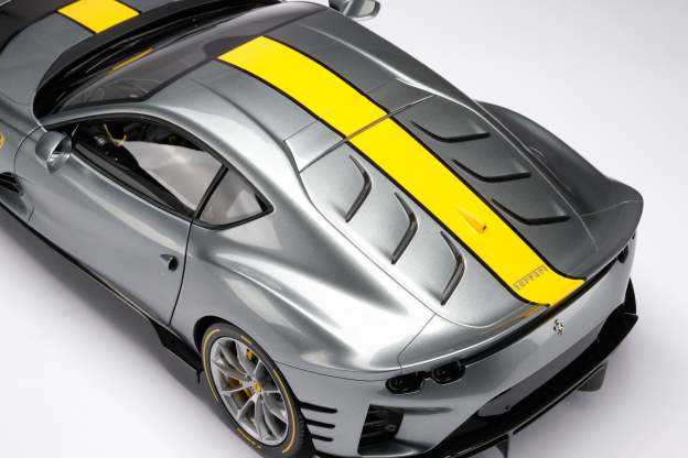 Ferrari 812 Competizione (2021)