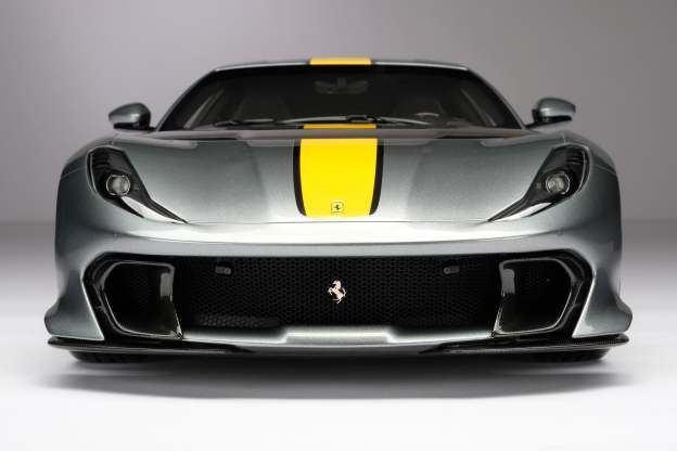 Ferrari 812 Competizione (2021)