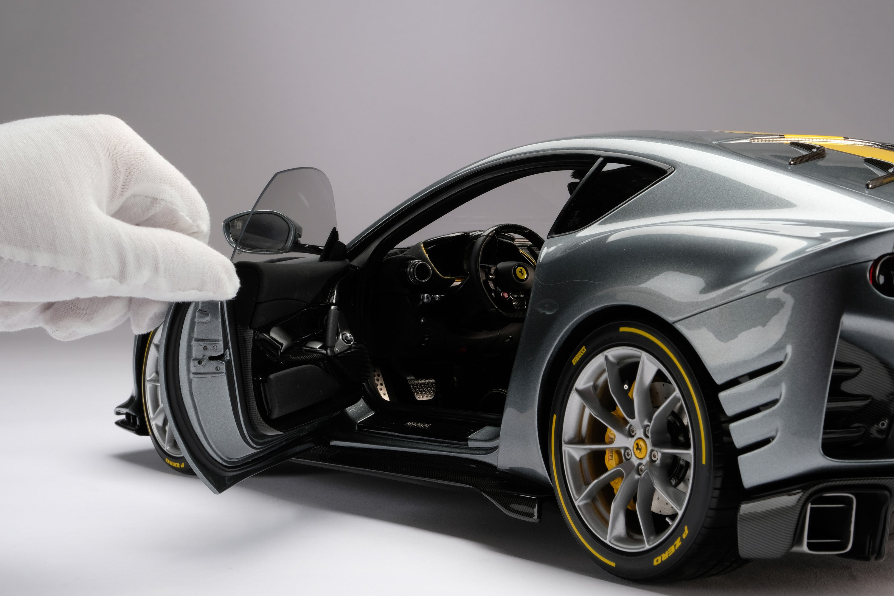 Ferrari 812 Competizione (2021)