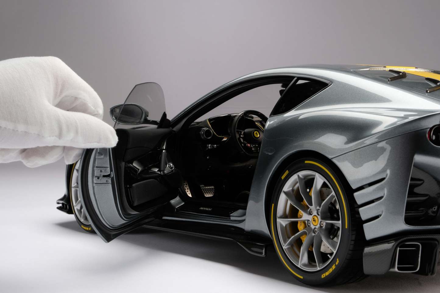 Ferrari 812 Competizione (2021)