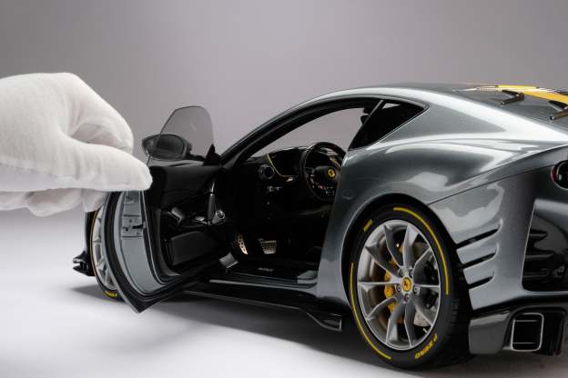 Ferrari 812 Competizione (2021)