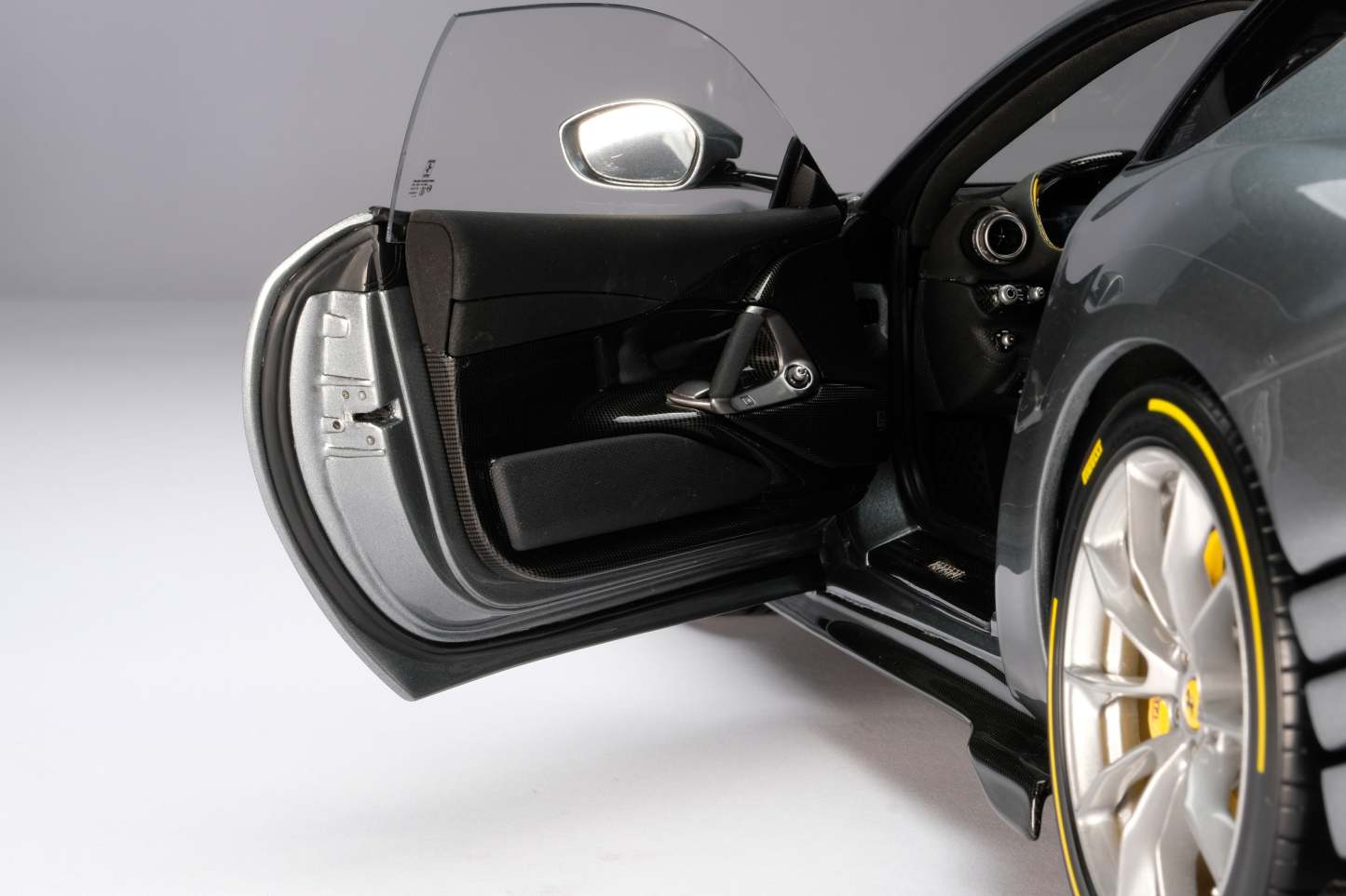 Ferrari 812 Competizione (2021)