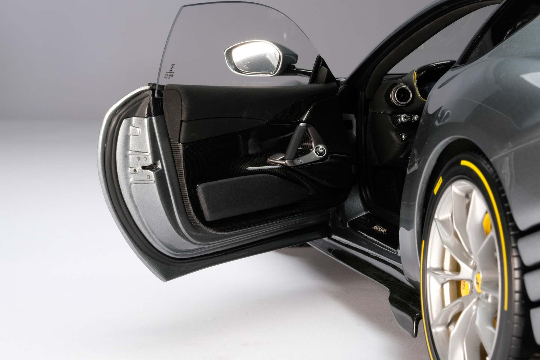 Ferrari 812 Competizione (2021)