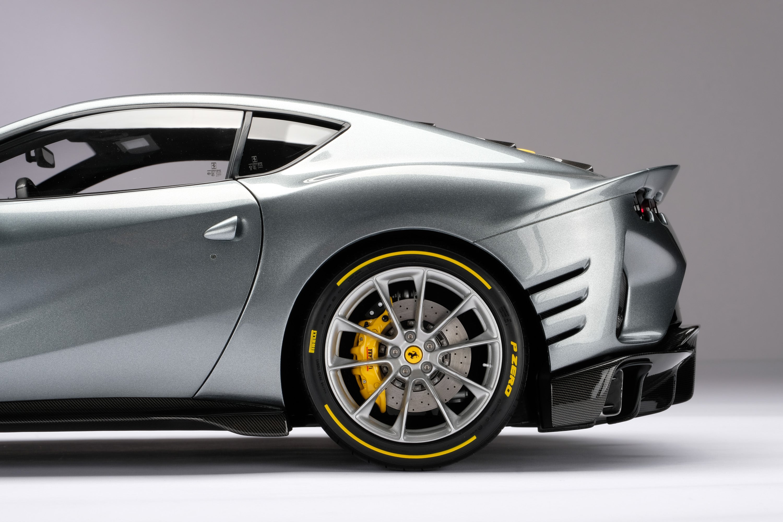 Ferrari 812 Competizione (2021)