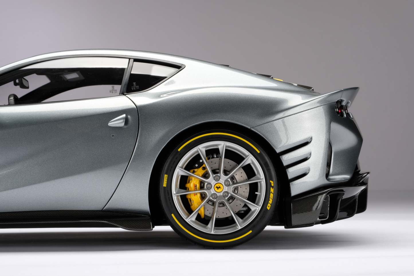 Ferrari 812 Competizione (2021)