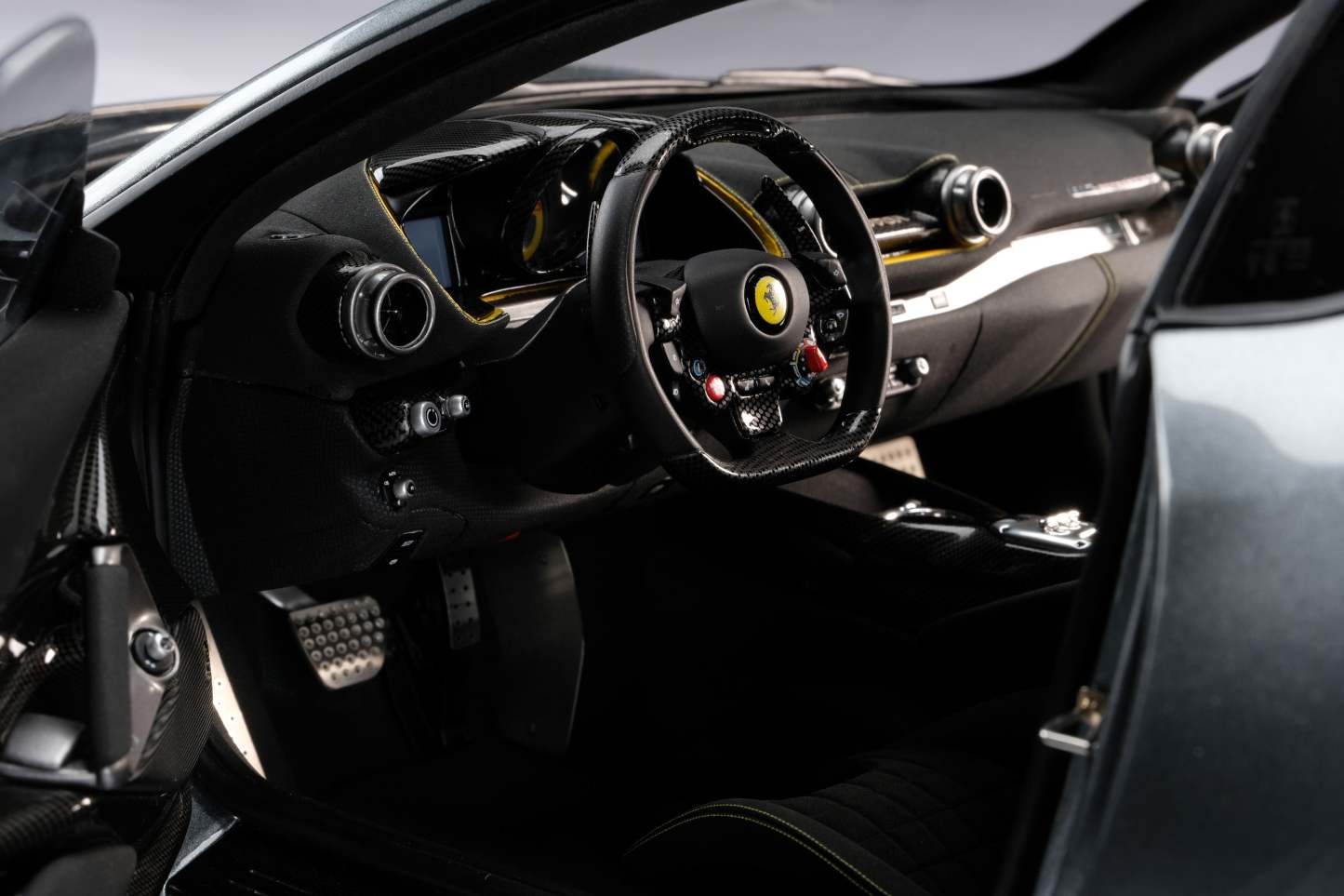 Ferrari 812 Competizione (2021)