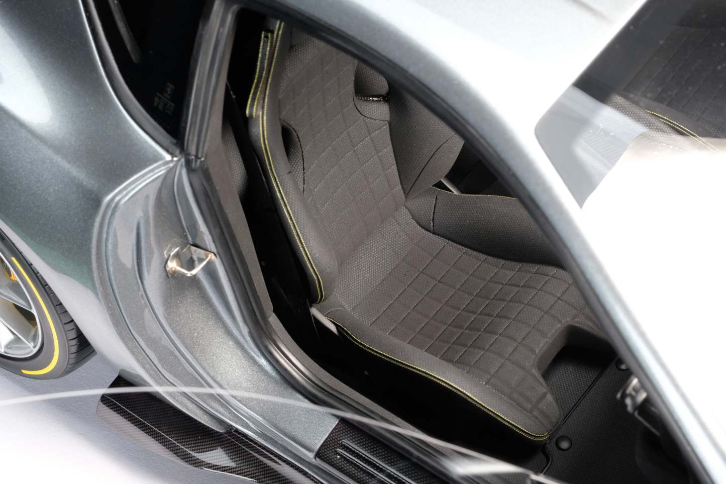 Ferrari 812 Competizione (2021)