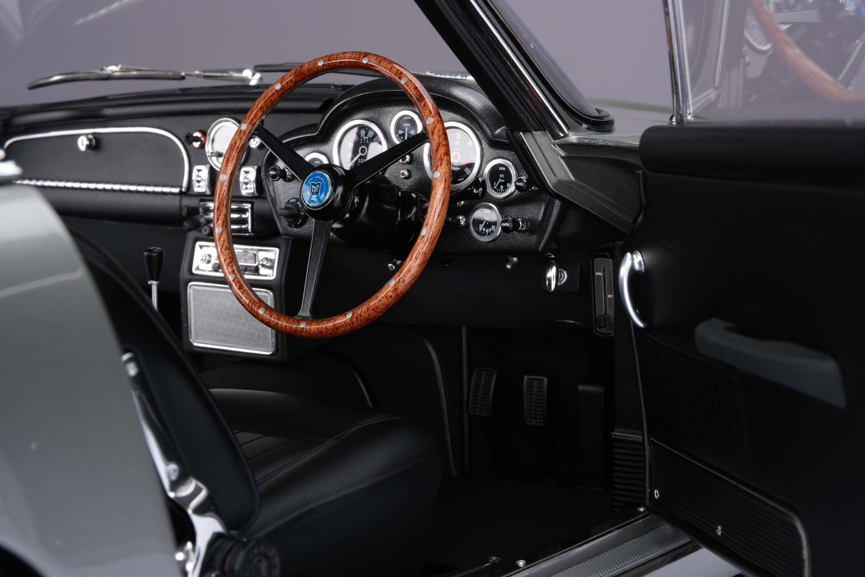 Aston Martin DB5 Vantage (1964)