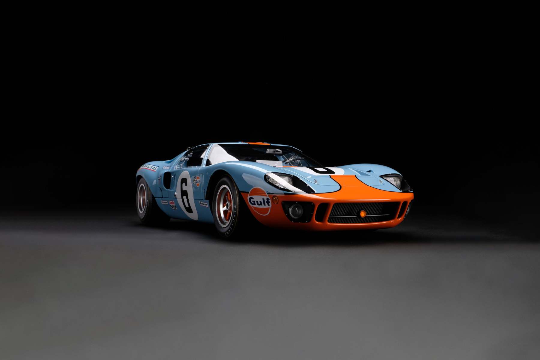 Ford GT40 - 1969 Le Mans Winner