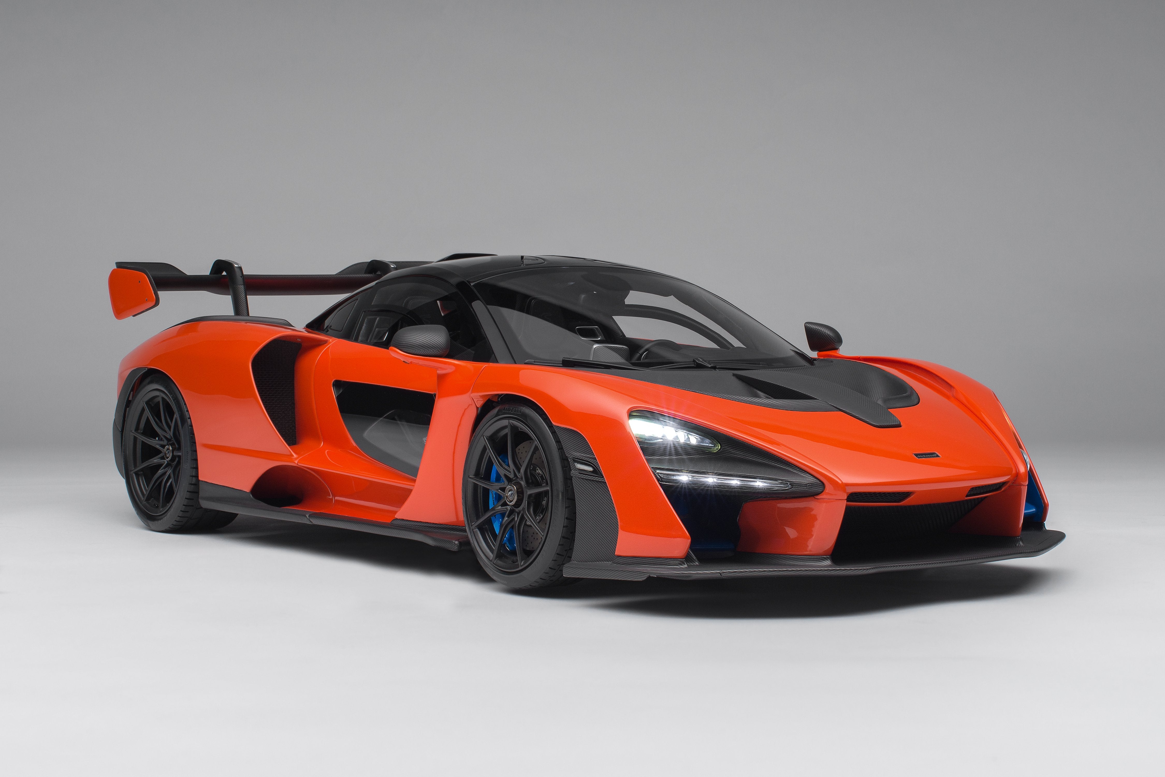 McLaren Senna (2018) with Lighting and Electric Doors
