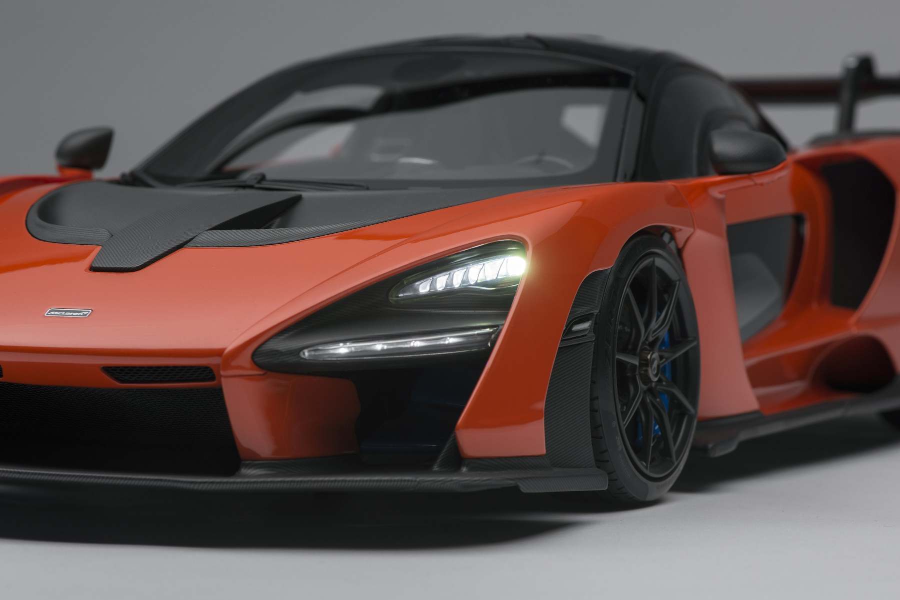 McLaren Senna (2018) with Lighting and Electric Doors