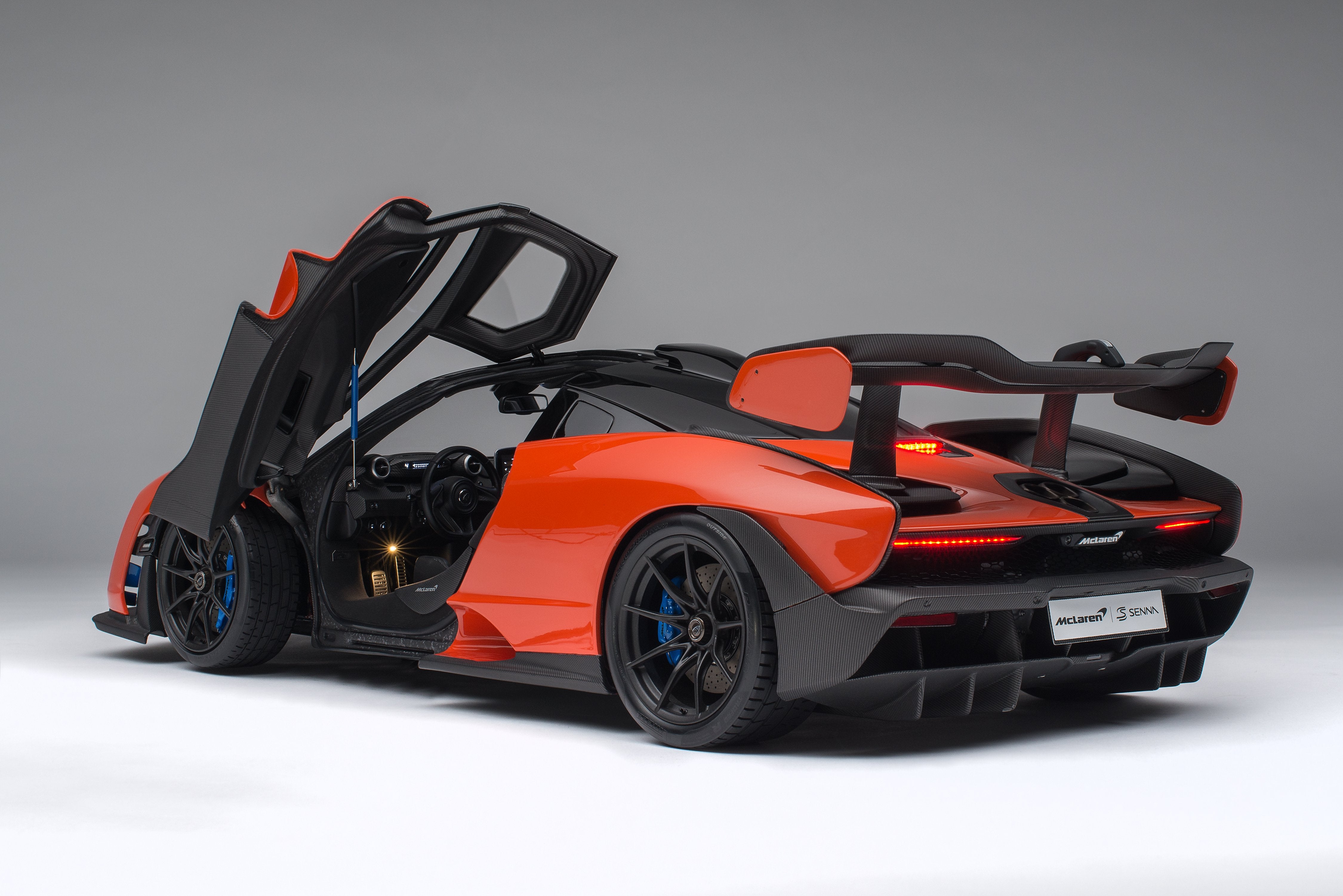 McLaren Senna (2018) with Lighting and Electric Doors