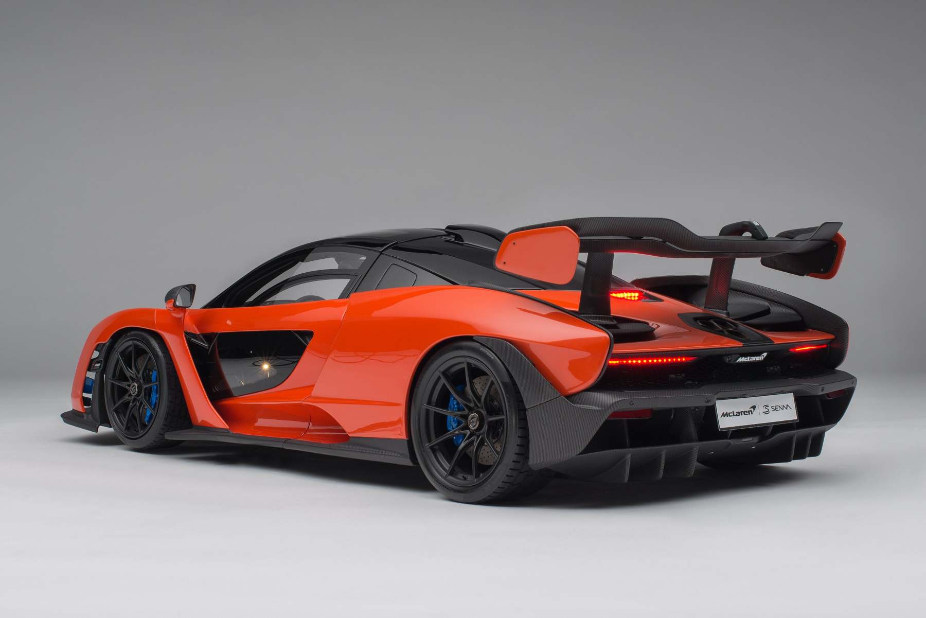 McLaren Senna (2018) with Lighting and Electric Doors