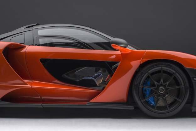 McLaren Senna (2018) with Lighting and Electric Doors