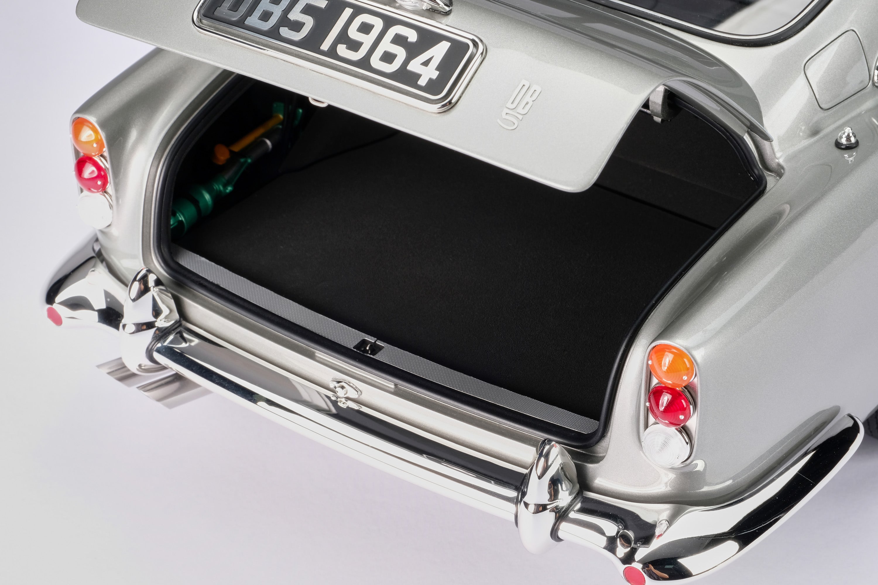 Aston Martin DB5 Vantage (1964)