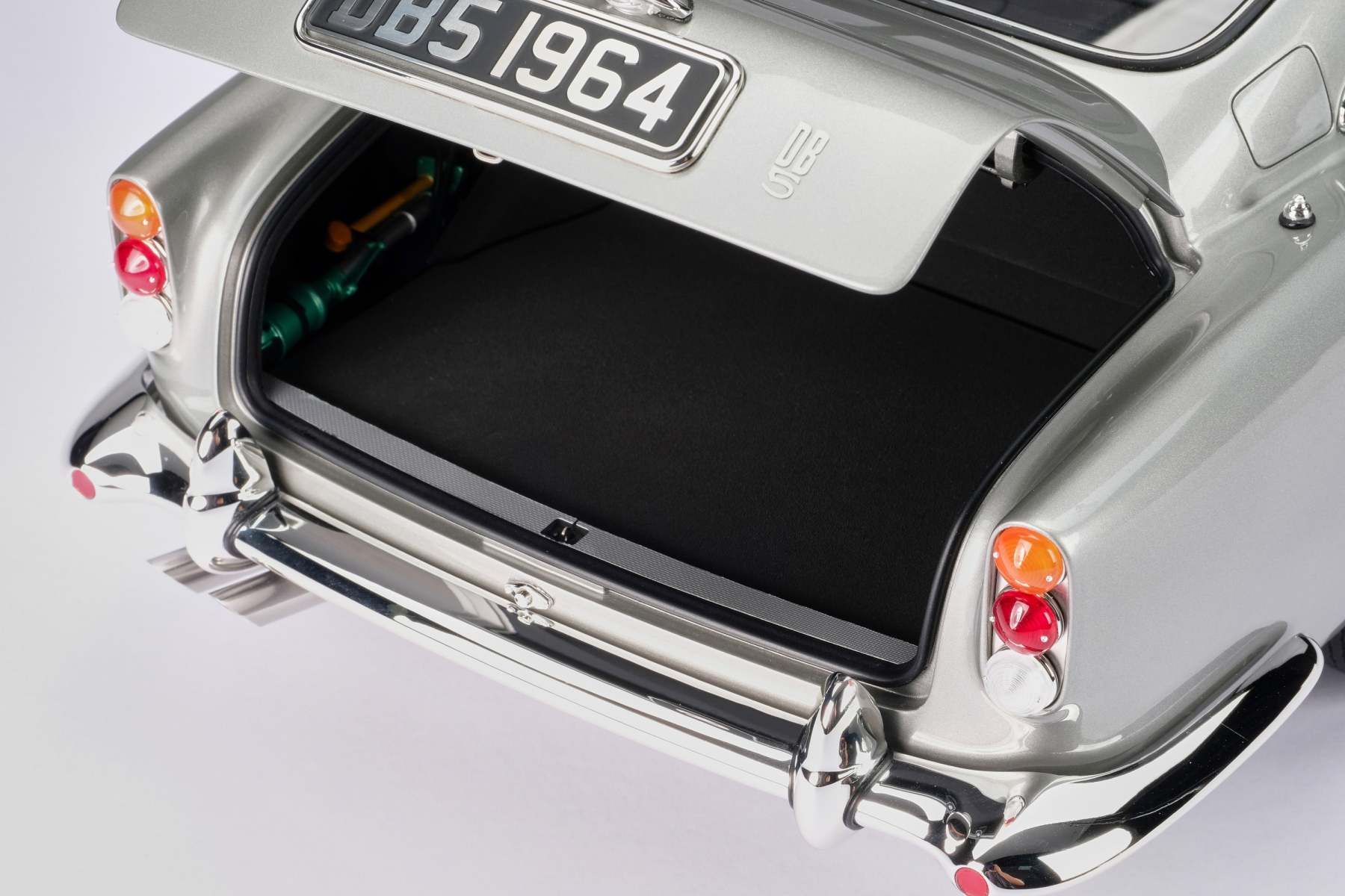 Aston Martin DB5 Vantage (1964)