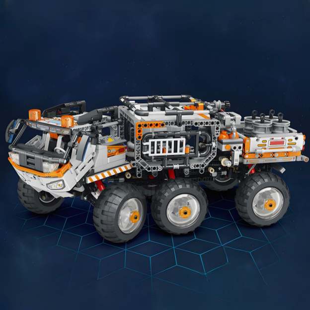 Intergalactic Armored Transporter | 1760pcs
