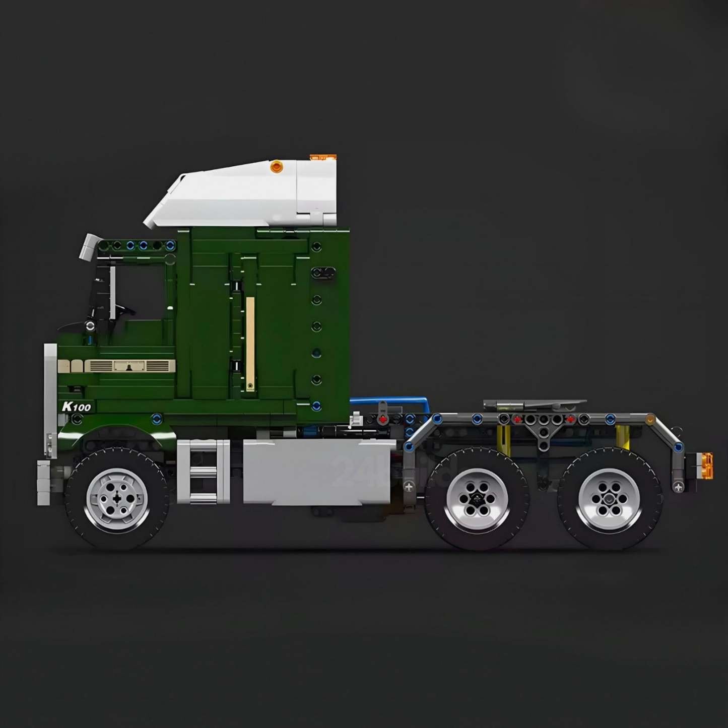 Remote Controlled 70s Cabover Truck | 2182pcs