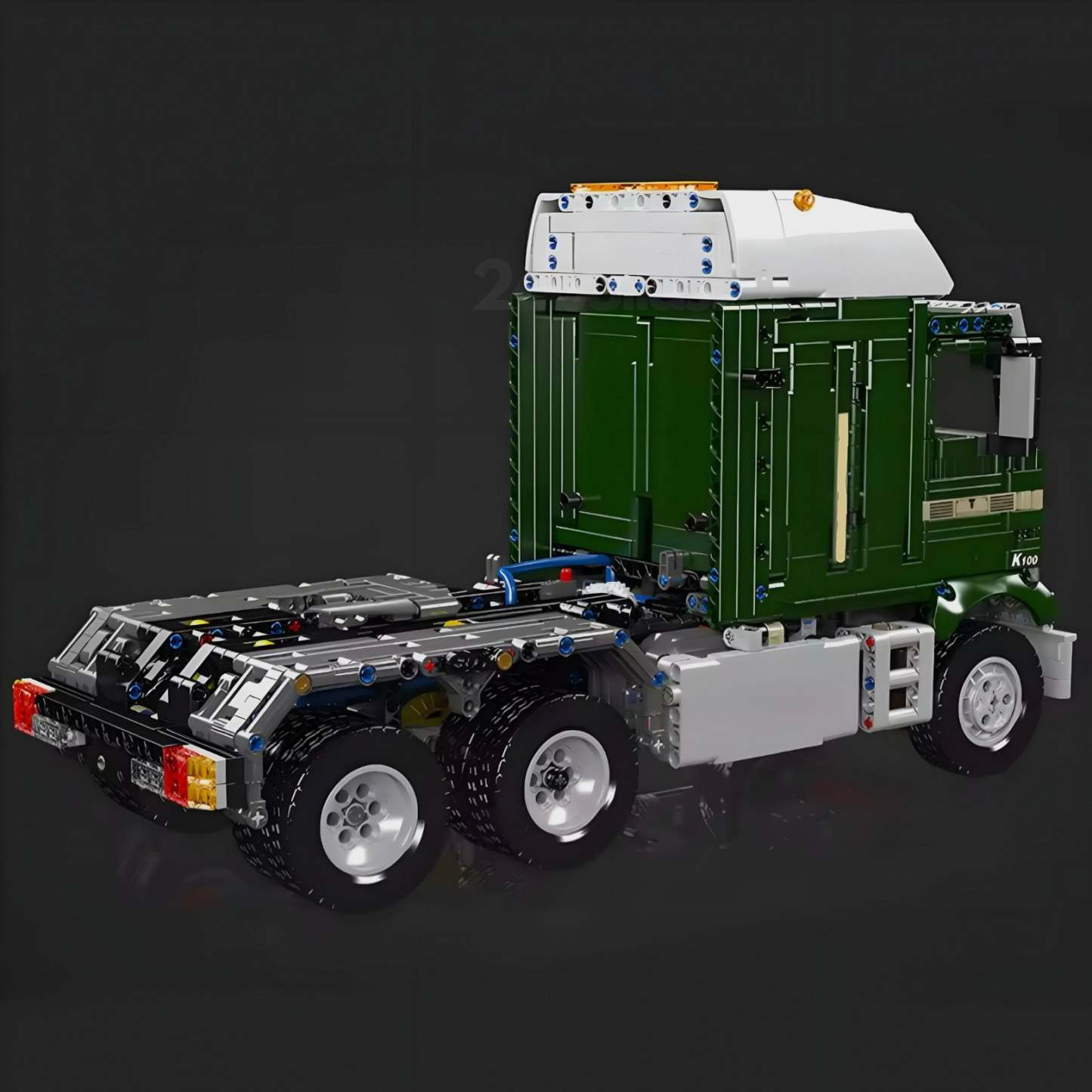 Remote Controlled 70s Cabover Truck | 2182pcs
