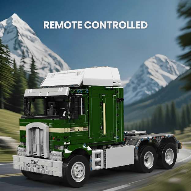 Remote Controlled 70s Cabover Truck | 2182pcs