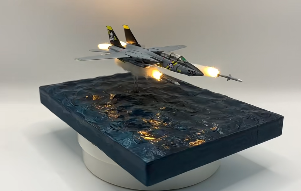 1:144 F-14 Tomcat fighter jet