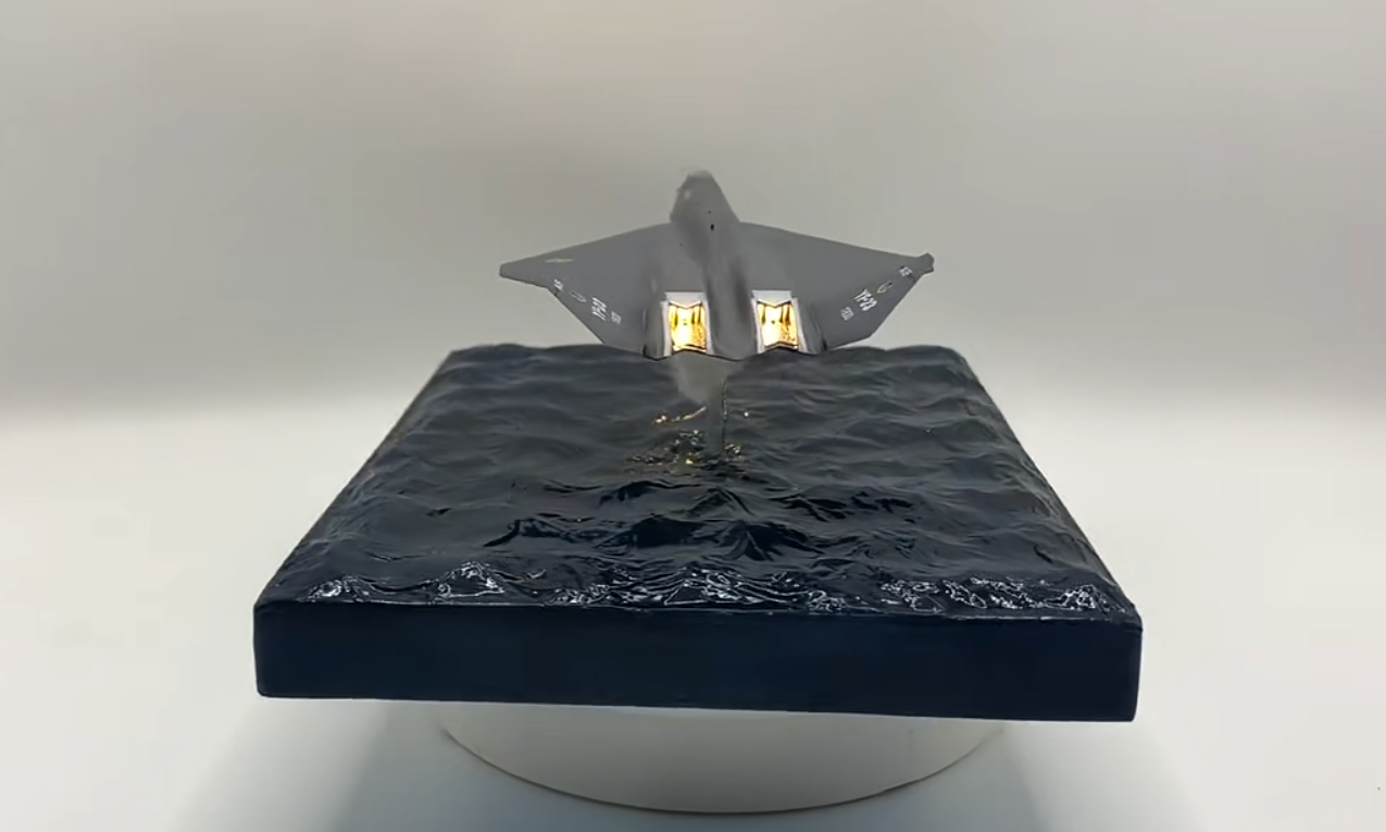 1:144 YF-23 fighter jet
