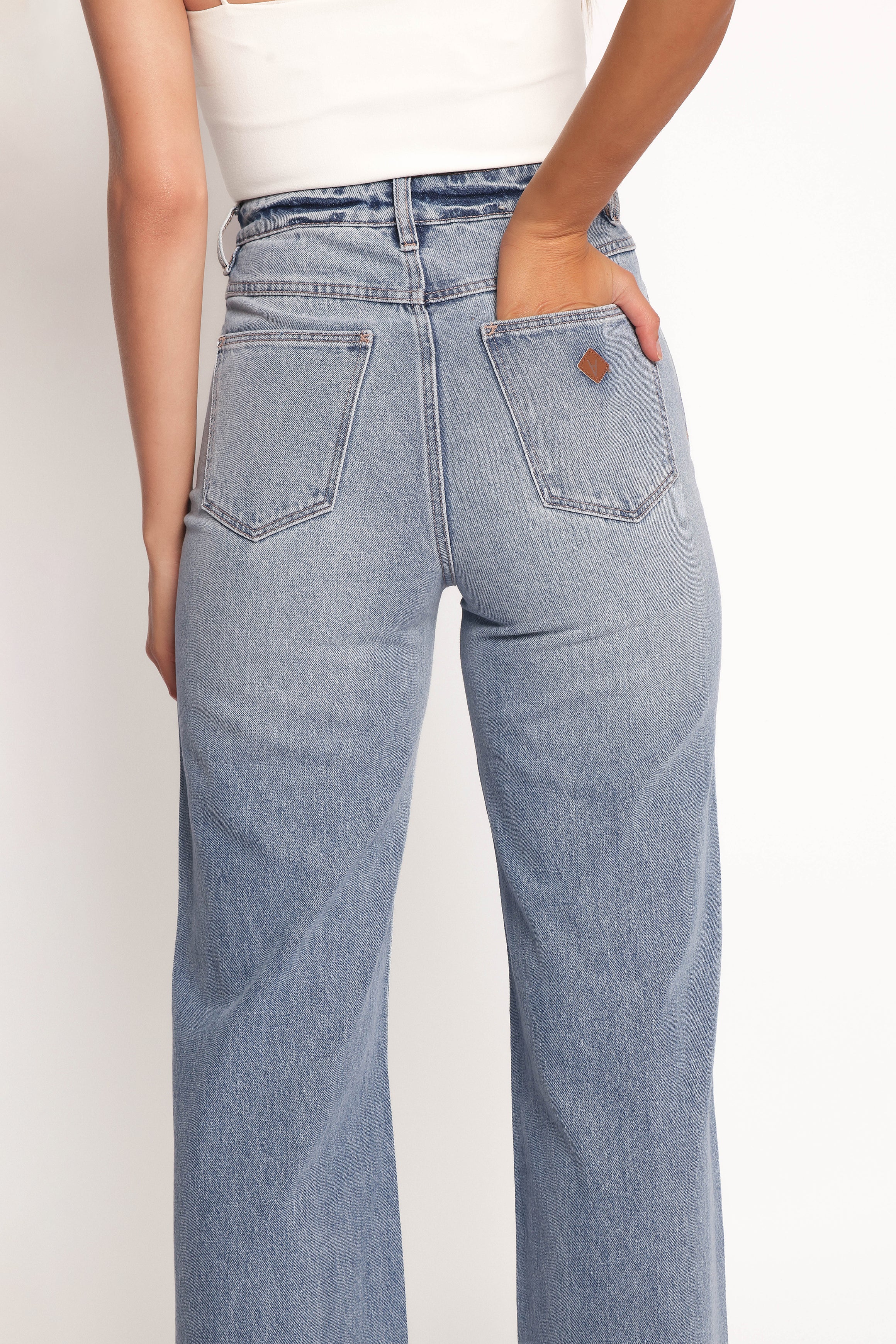 Abrand 94 High Wide Jeans - Liv-Charming Rule