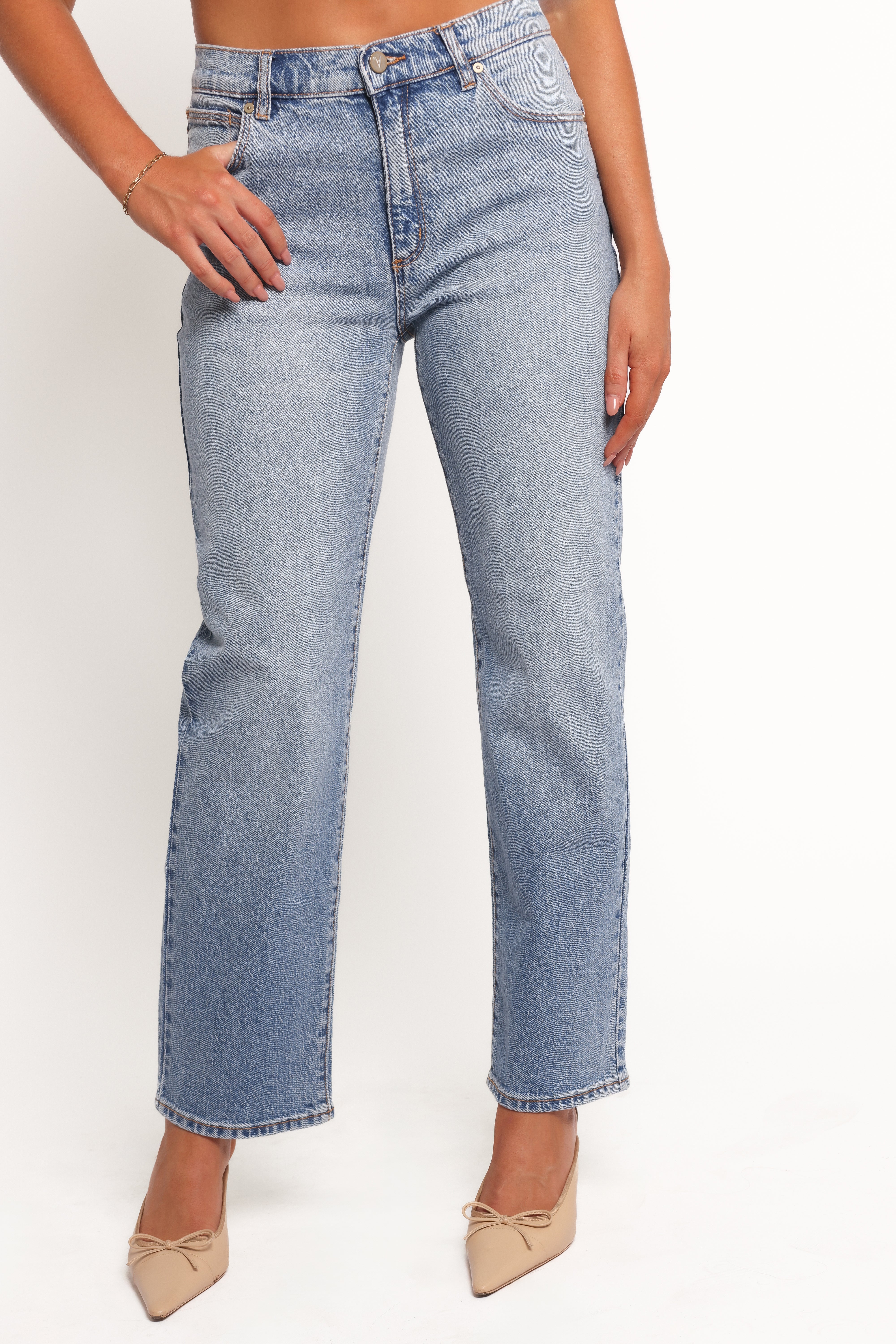 Abrand Mid Straight Jeans - Felicia-Charming Rule