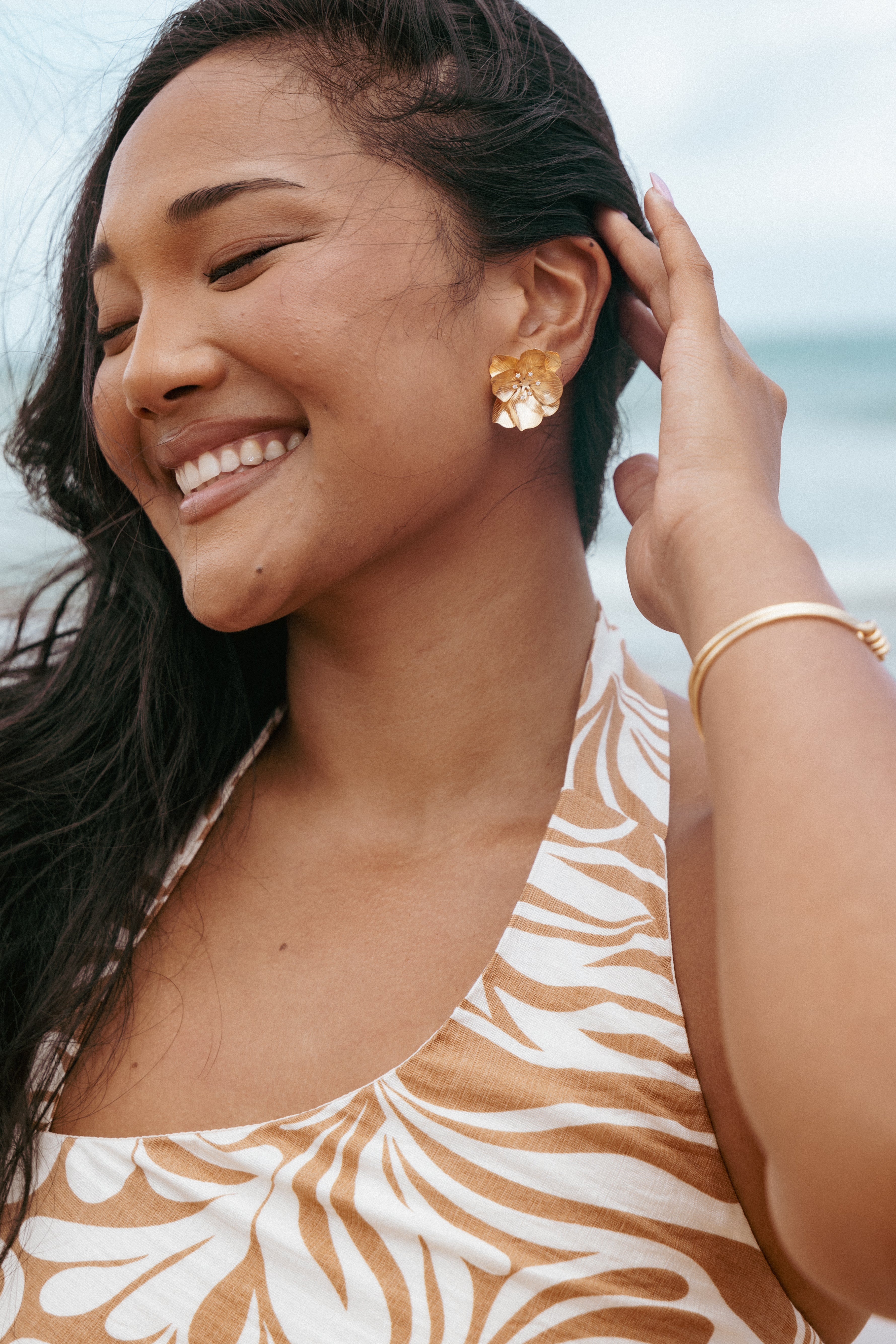 Isobel Flower Earrings - Gold-Ladys Street