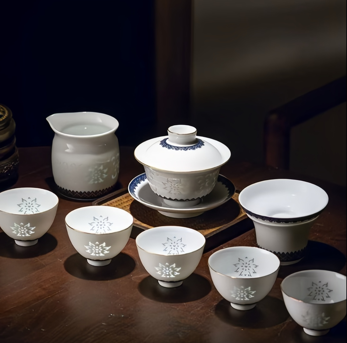 White Porcelain Gaiwan Tea Set – Minimal & Elegant