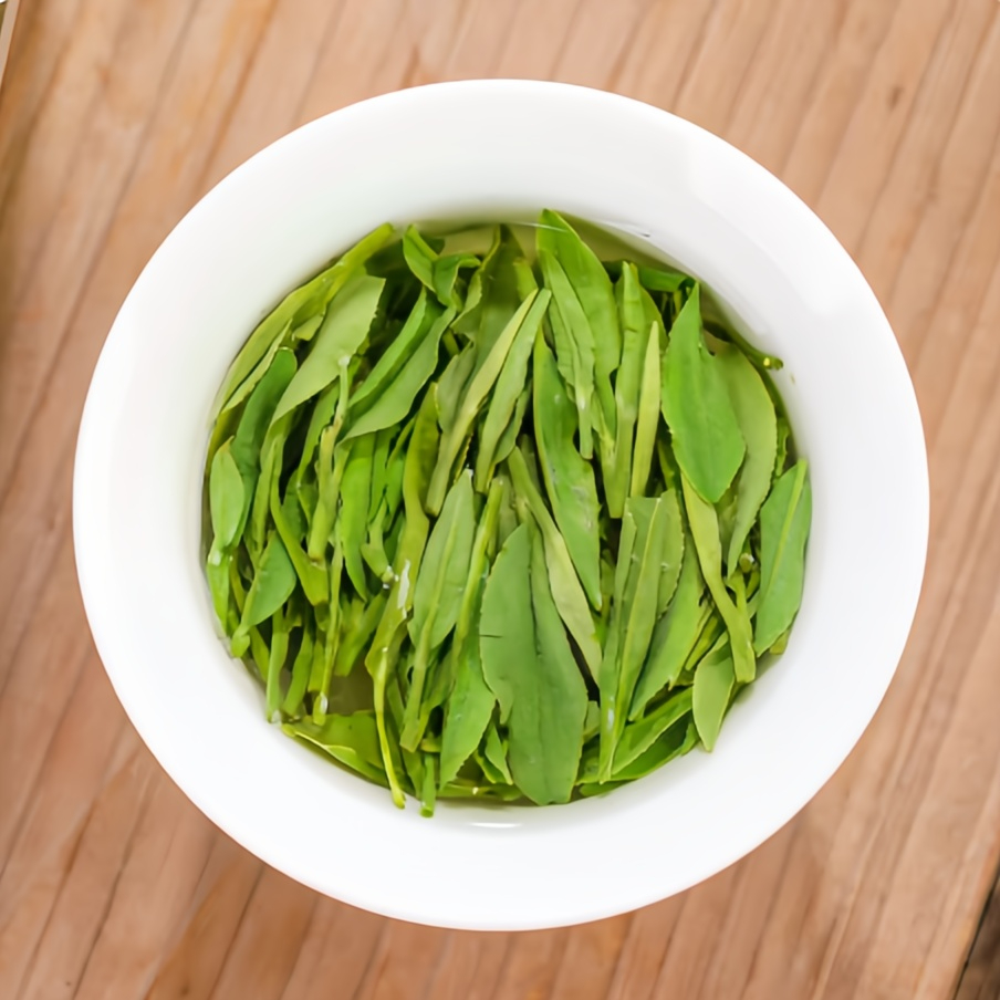 West Lake Longjing – Light, Sweet & Refined Green Tea