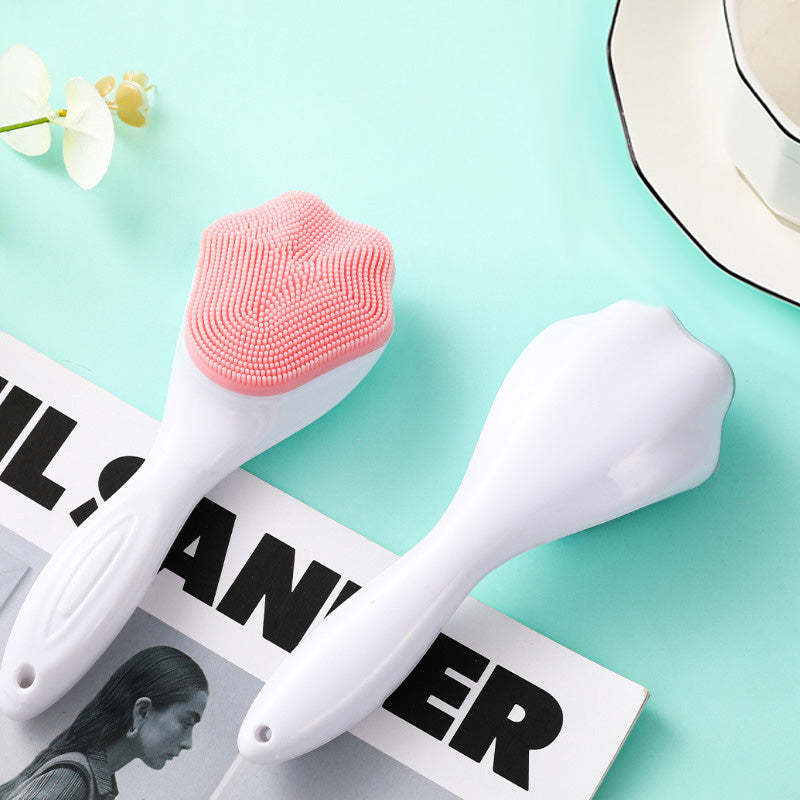 Deep cleansing facial brush made of silicone