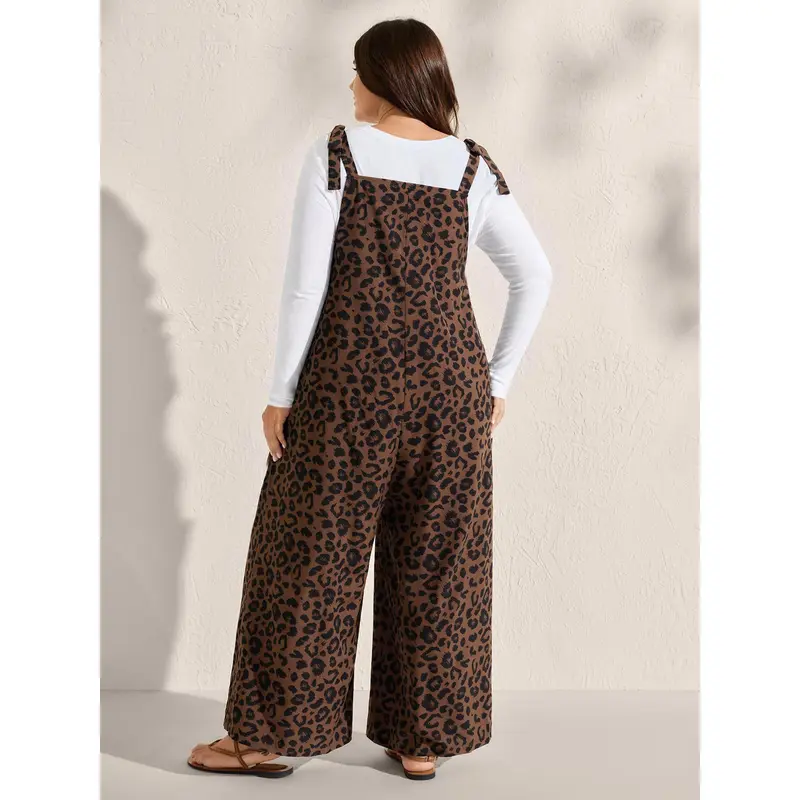 Női plus size ujjatlan leopárdmintás overál, rakott vállpántokkal, zsebekkel, rugalmas anyagból, mosógépben mosható, stílusos és lezser.