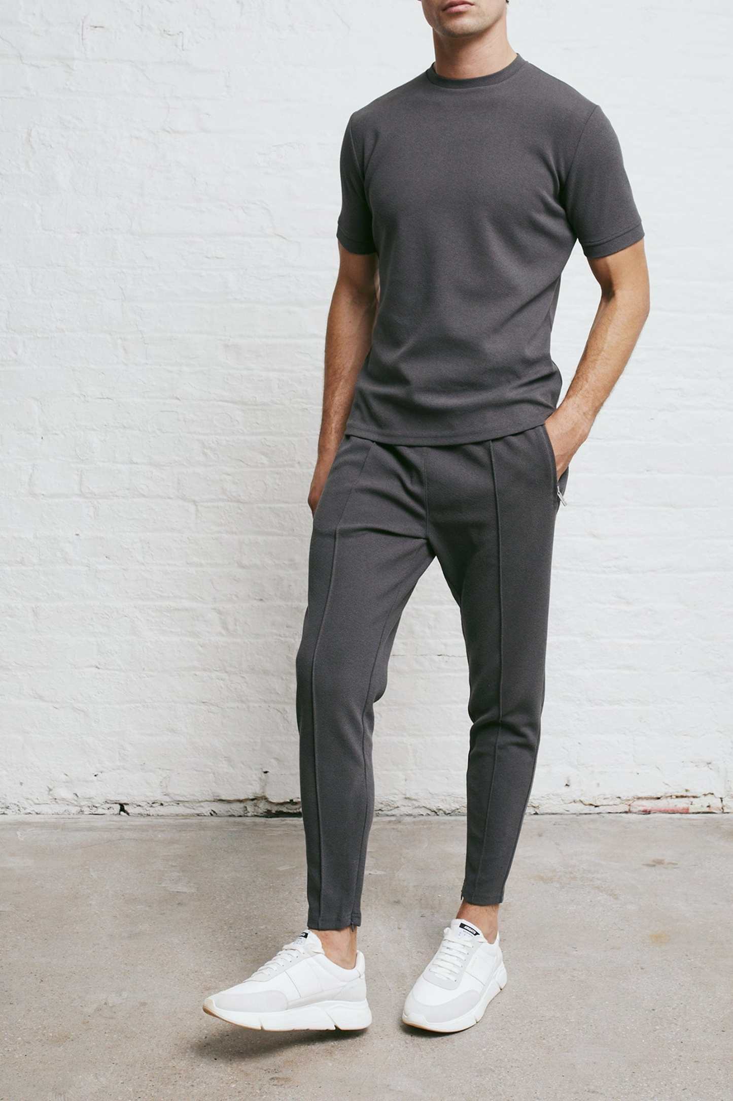 Textured Smart Pleated Pant - Charcoal