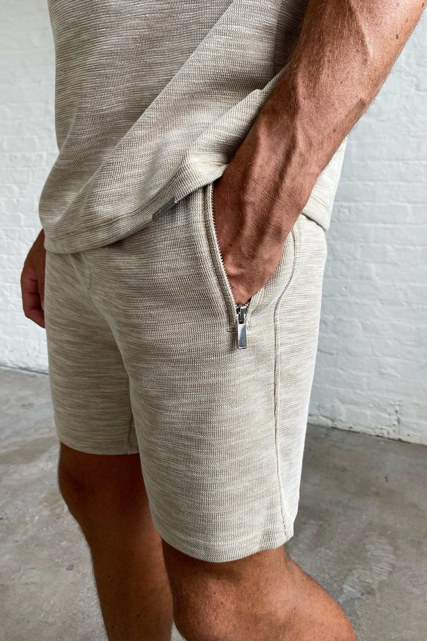 RELAXED TEXTURED SHORT - BEIGE MARL