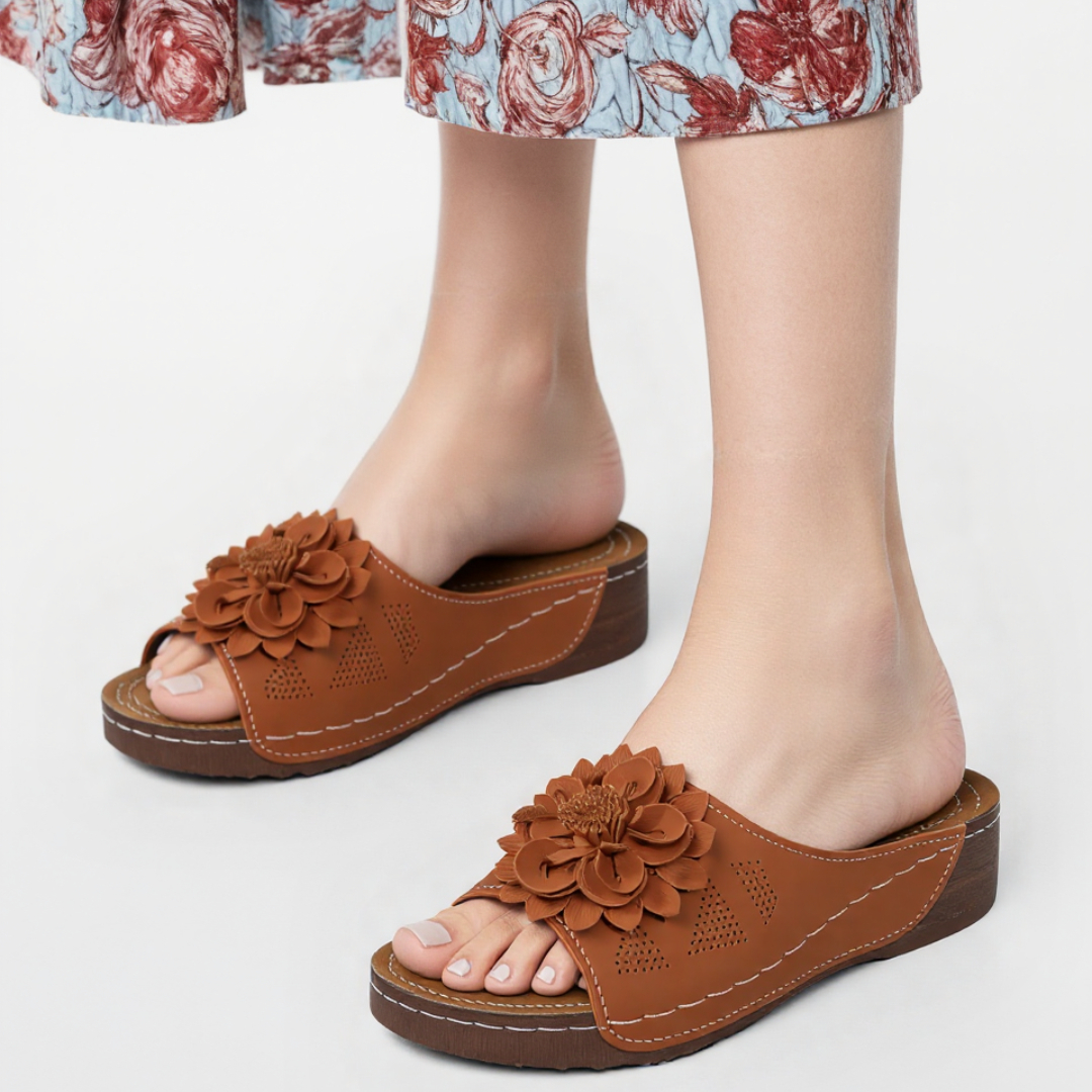 ⏰ Limited Time Sale 60% OFF - Women's Floral Wedge Slides, Hollow Out Platform Beach Sandals
