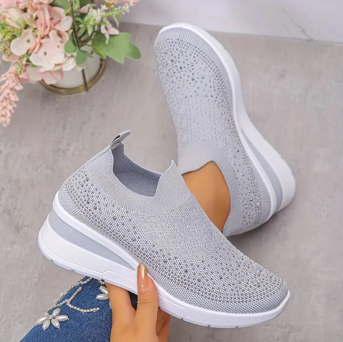 🔥 Best-Seller — Versatile, Low-Top Fashion Sneakers for Women (Plus Sizes)