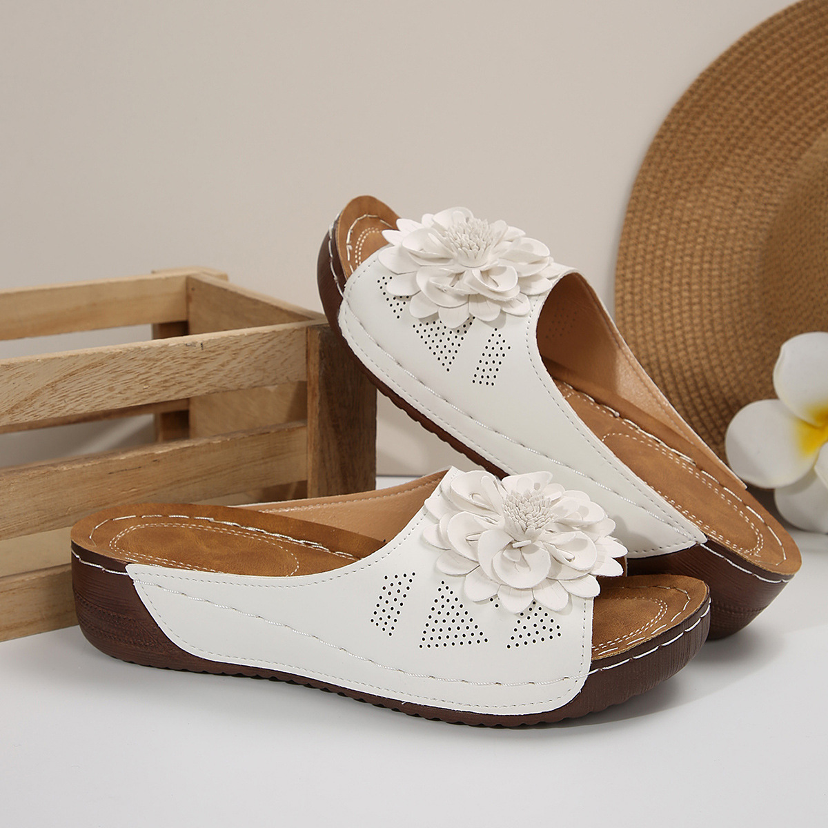 ⏰ Limited Time Sale 60% OFF - Women's Floral Wedge Slides, Hollow Out Platform Beach Sandals