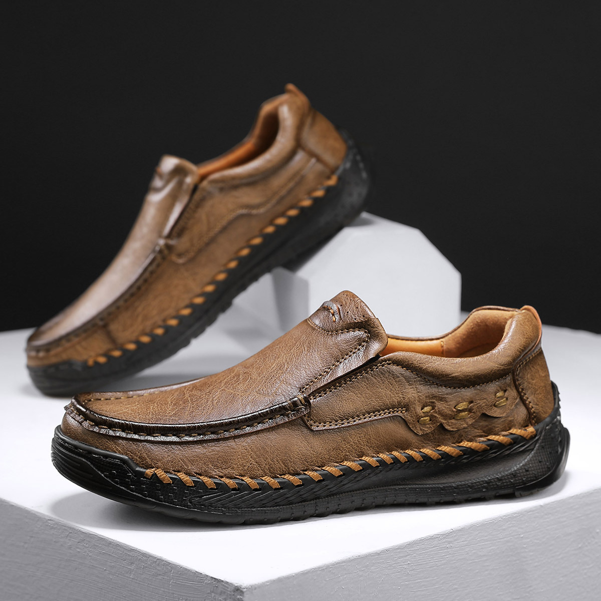 ⏰ Limited-time 40% off! 🔥 Hand-stitched men's waterproof, non-slip, orthopedic casual shoes for pain-free walking.