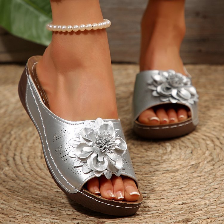 ⏰ Limited Time Sale 60% OFF - Women's Floral Wedge Slides, Hollow Out Platform Beach Sandals