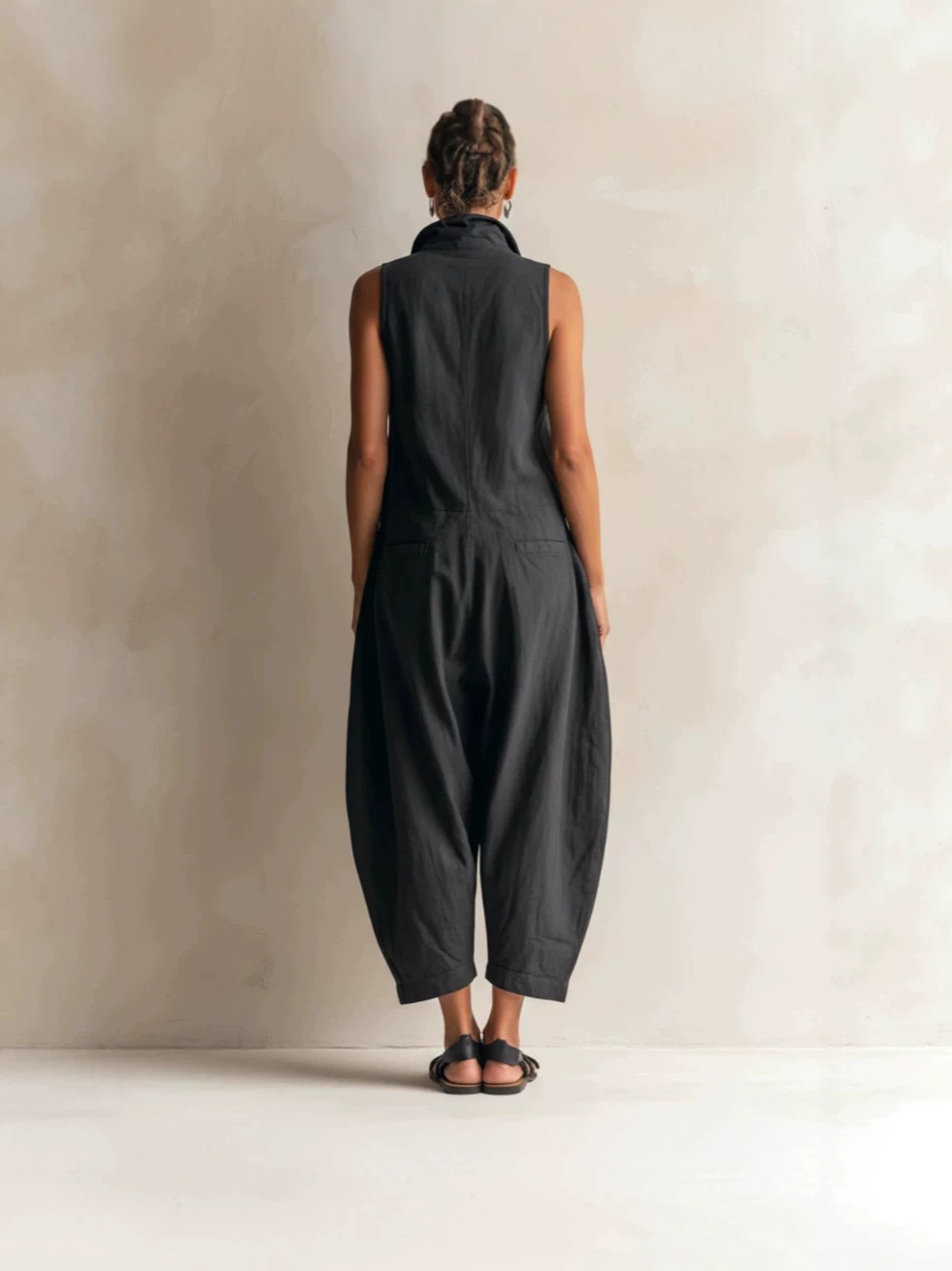 Sleeveless Utility Wide-Leg Jumpsuit With Cargo Pockets