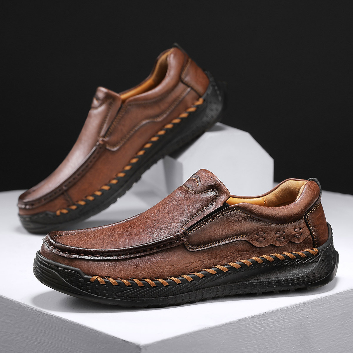 ⏰ Limited-time 40% off! 🔥 Hand-stitched men's waterproof, non-slip, orthopedic casual shoes for pain-free walking.