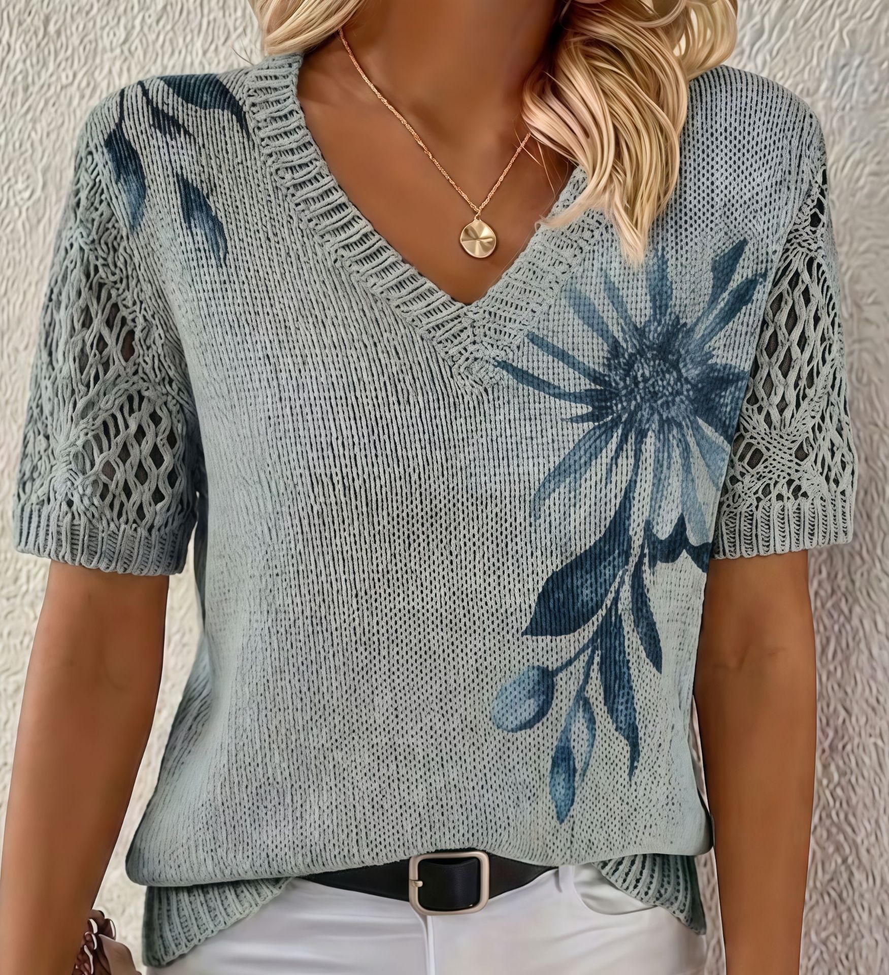 Airy Floral V-Neck Pullover 🌸