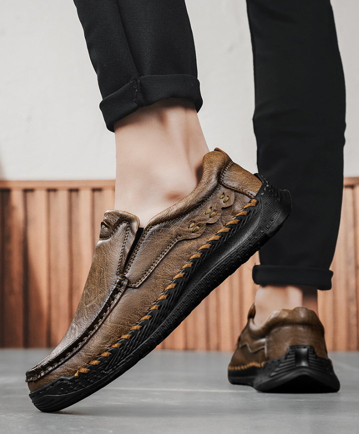 ⏰ Limited-time 40% off! 🔥 Hand-stitched men's waterproof, non-slip, orthopedic casual shoes for pain-free walking.