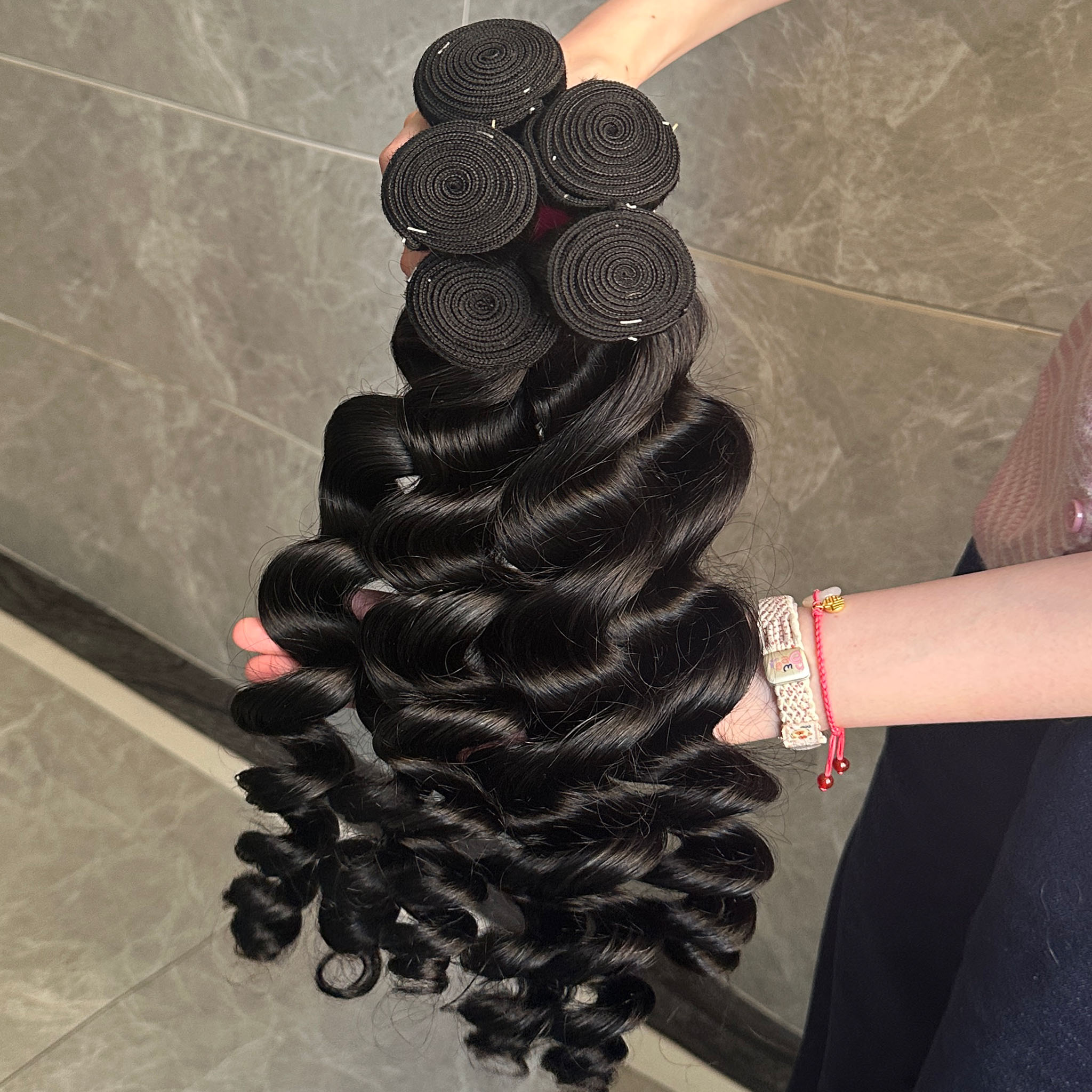 Grade 12A Premium Loose Wave Human Hair Bundles (16"-30" Available) | Buy 1 Get 3 FREE + 16" Lace Closure & Wig Cap
